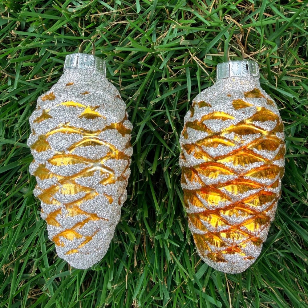 Vintage GDR East Germany Glass Pinecone Christmas Ornaments Gold Silver Set of 2 - Picture 2 of 8
